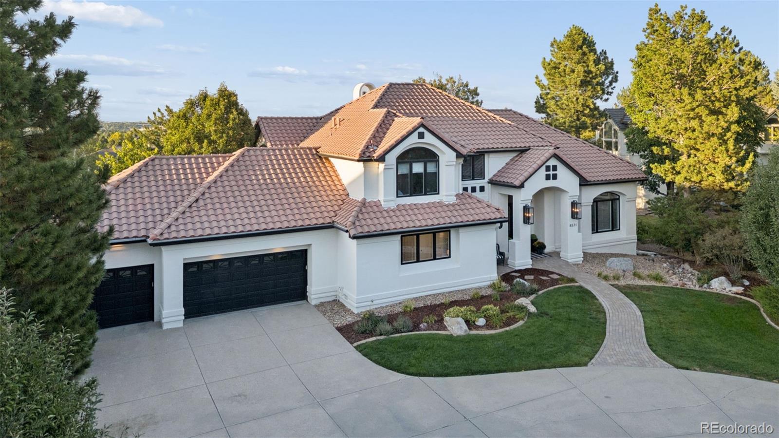 8571 Colonial Drive