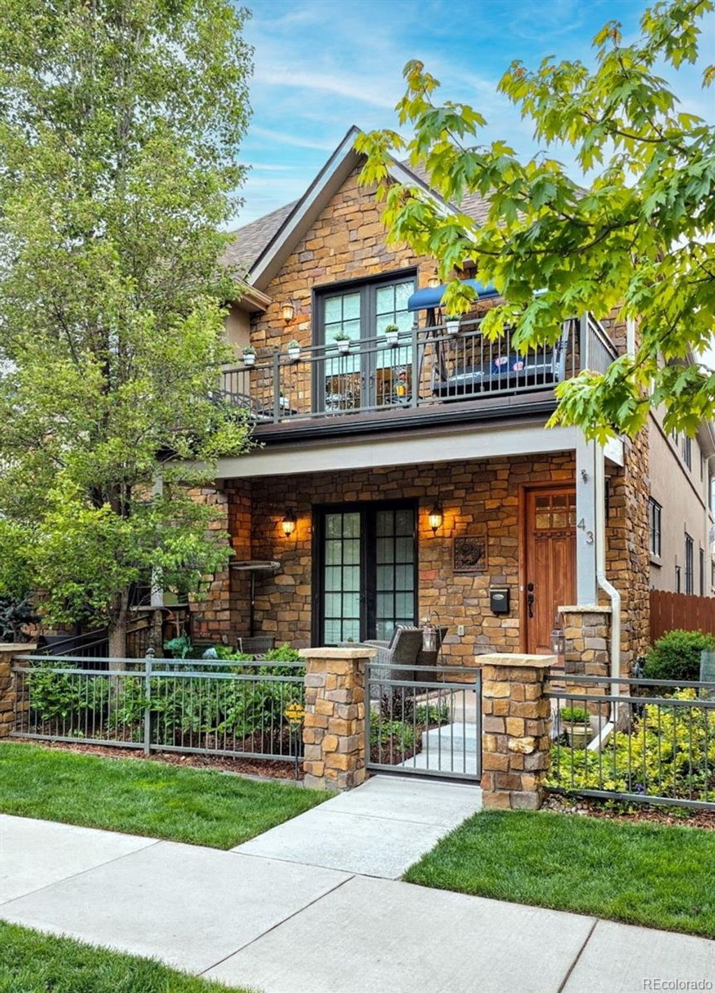 Photo of 43 S Monroe Street, Denver, CO 80209 (MLS # 6909343)