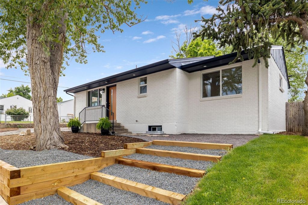 Photo of 5573 S Huron Street, Littleton, CO 80120 (MLS # 3508305)