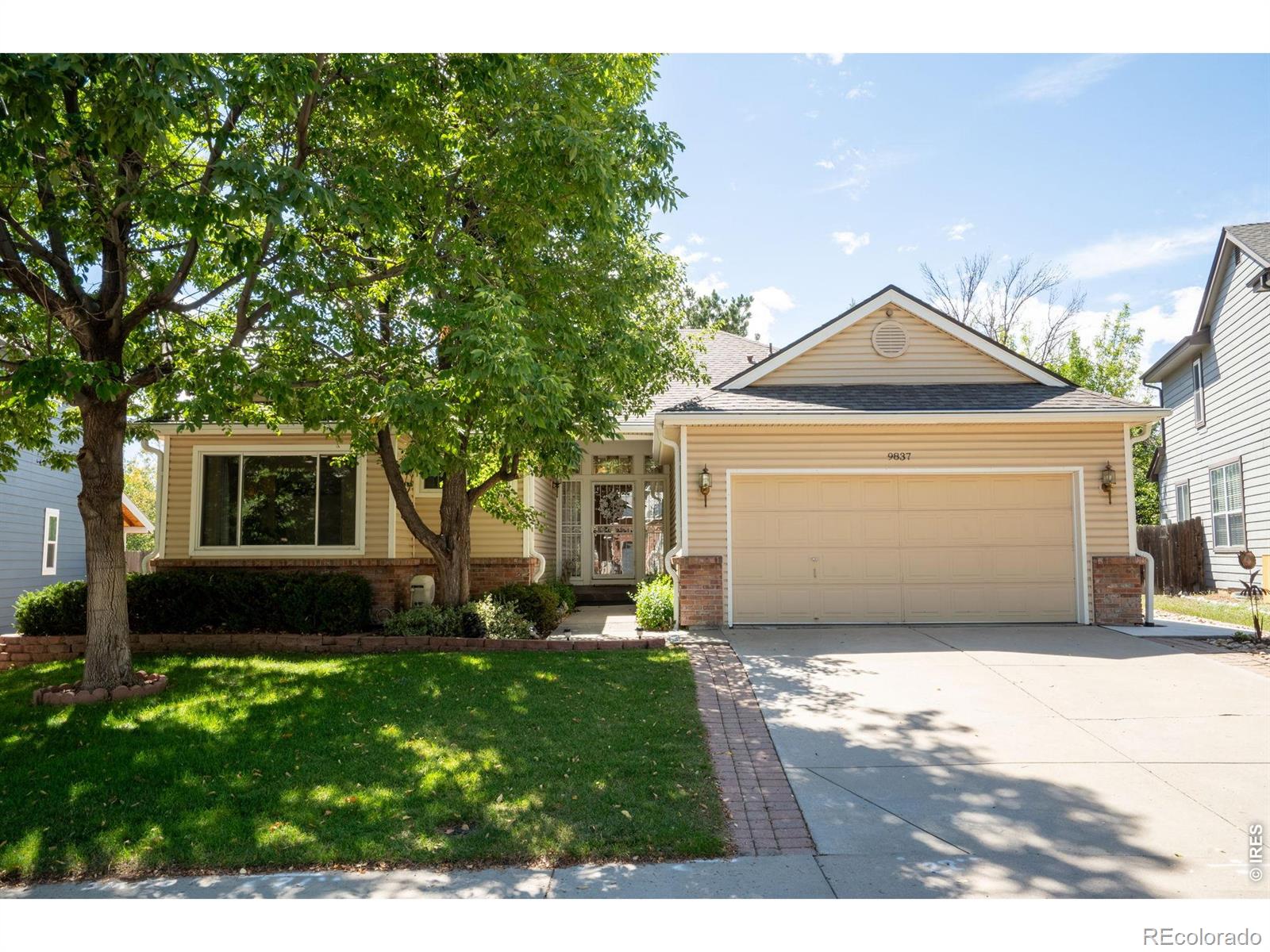 9837 Grove Circle