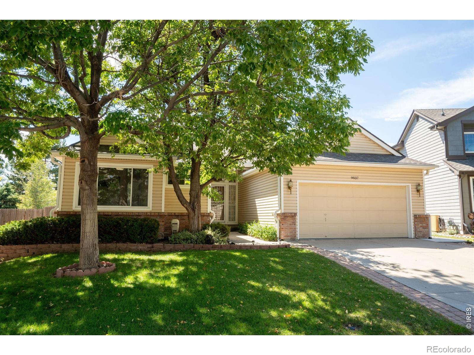 9837 Grove Circle