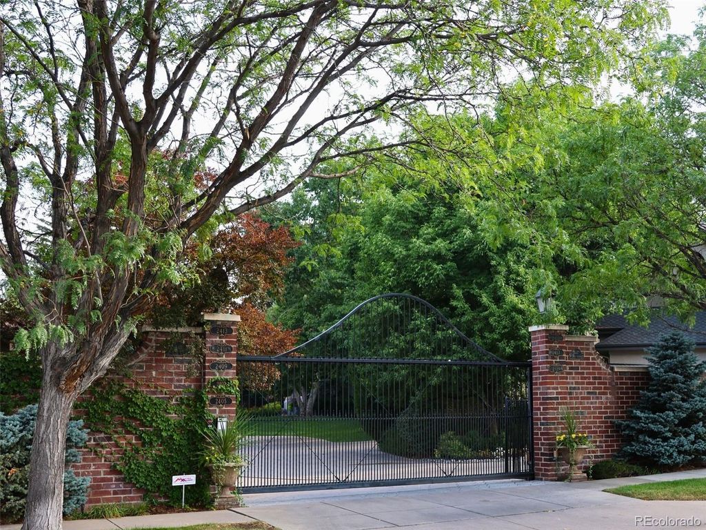 Photo of 2417 E Cedar Avenue, Denver, CO 80209 (MLS # 5112894)