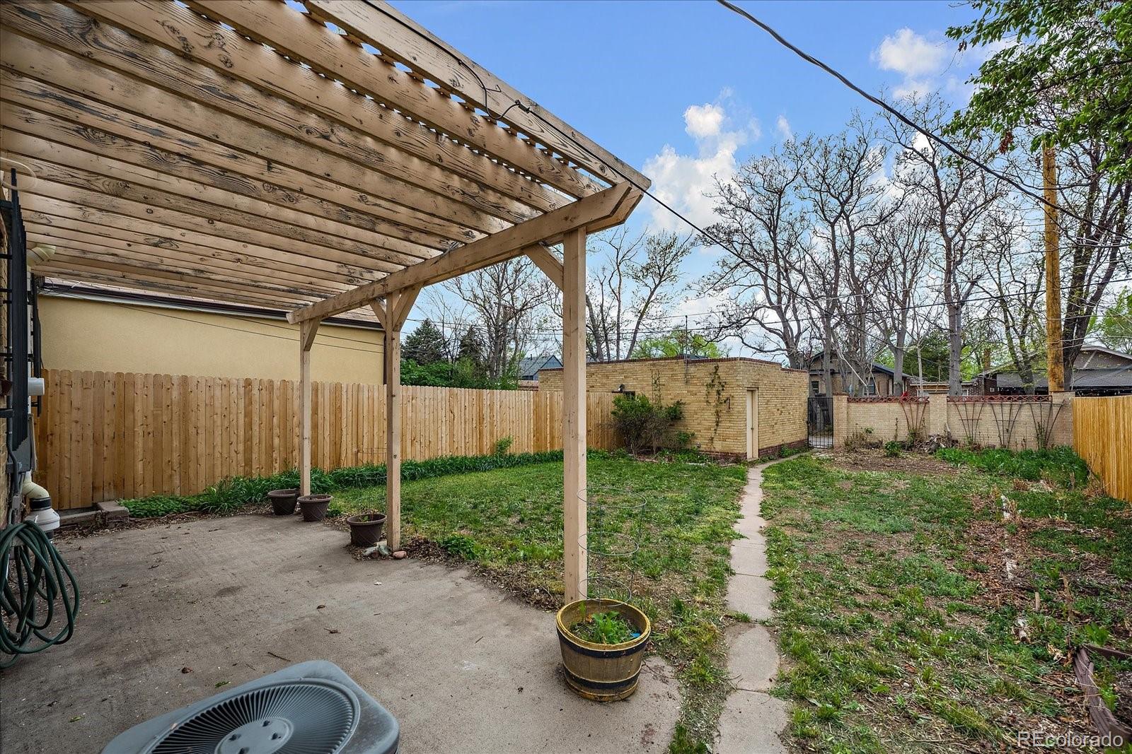 1439 Dexter Street