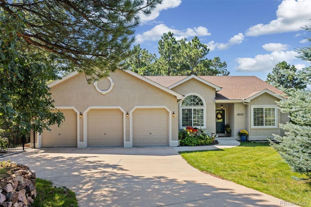 Photo of 19805 Chisholm Trail, Monument, CO 80132 (MLS # 5445349)