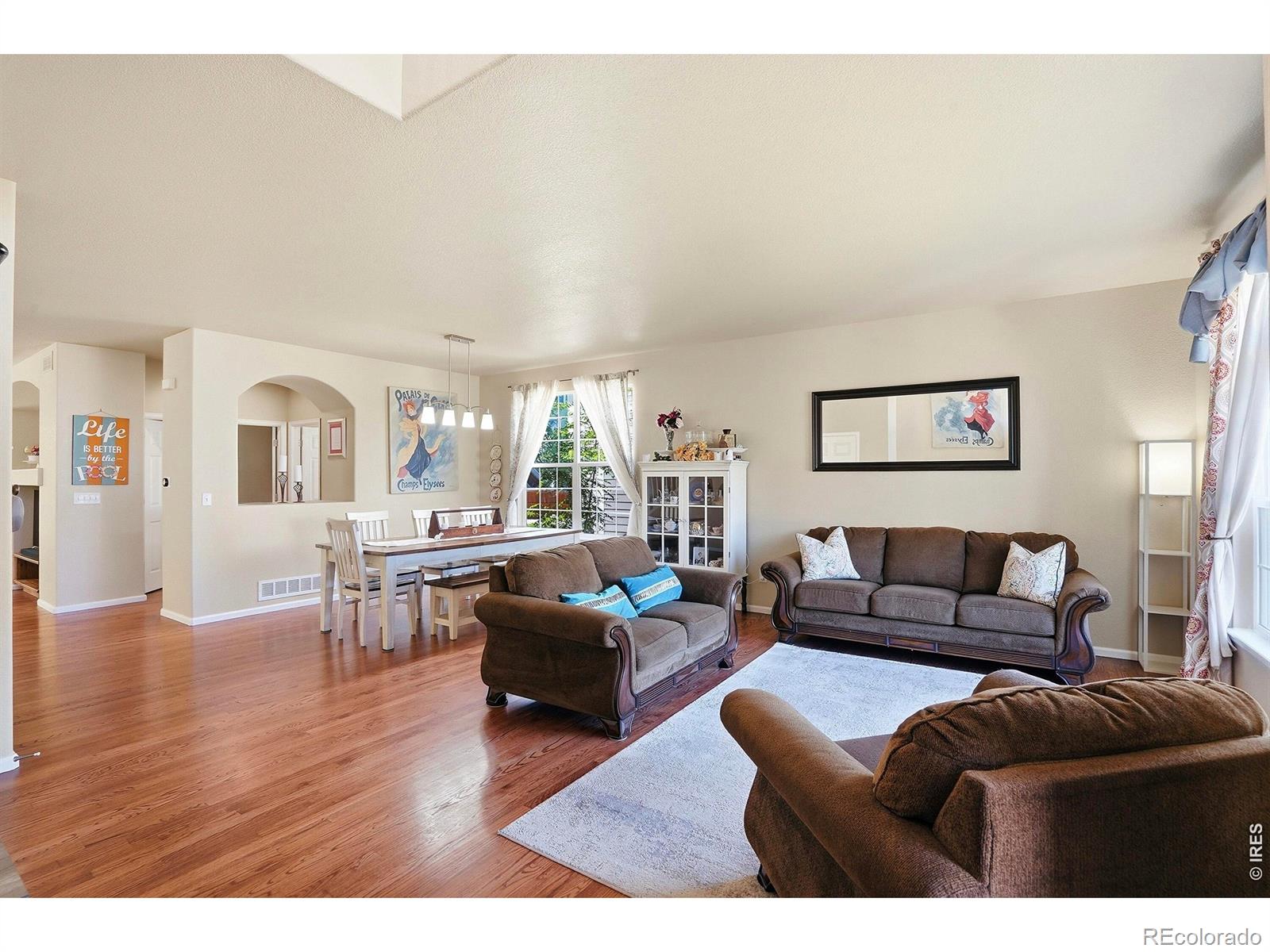 1254 E 100th Lane