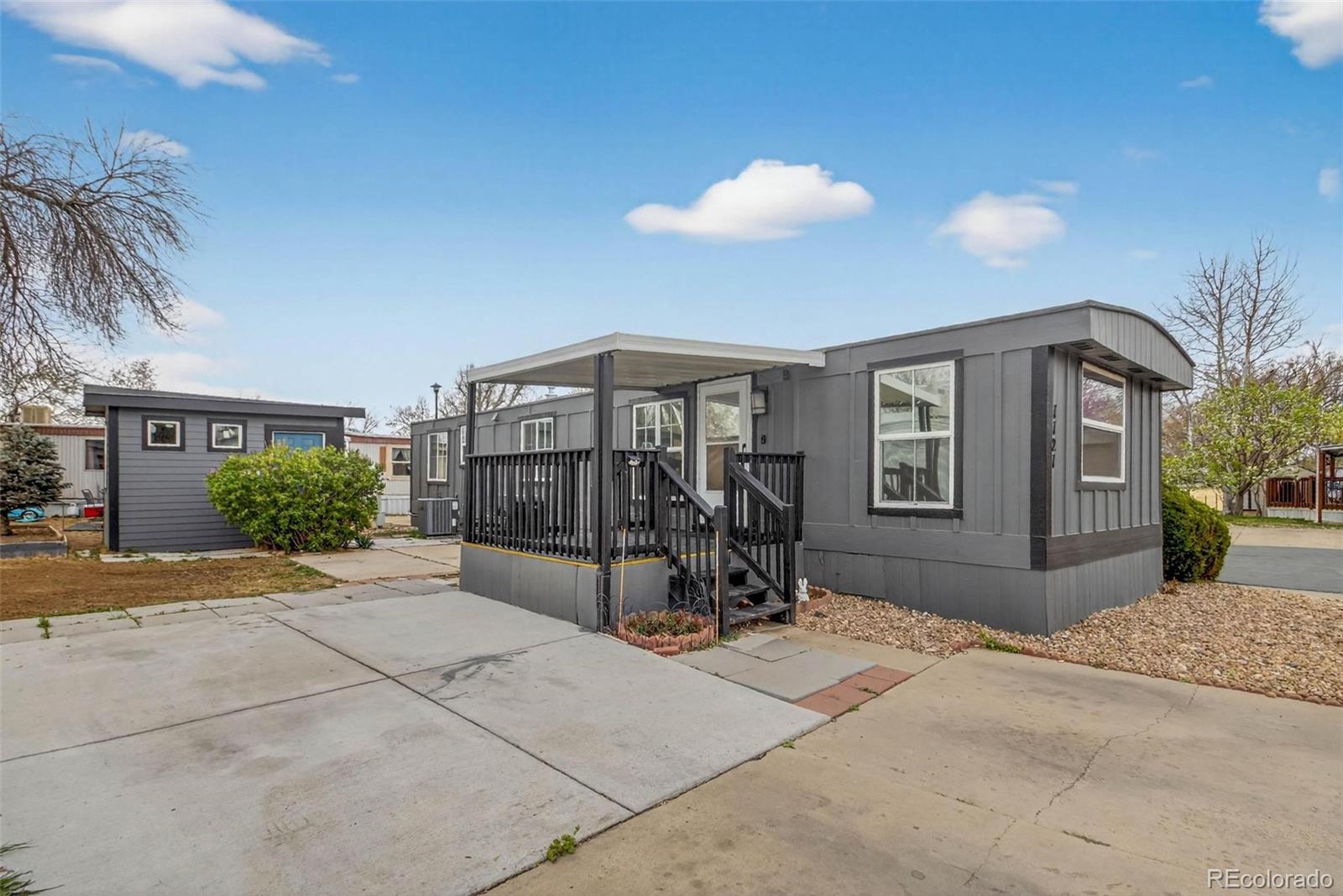 2885 E Midway Boulevard