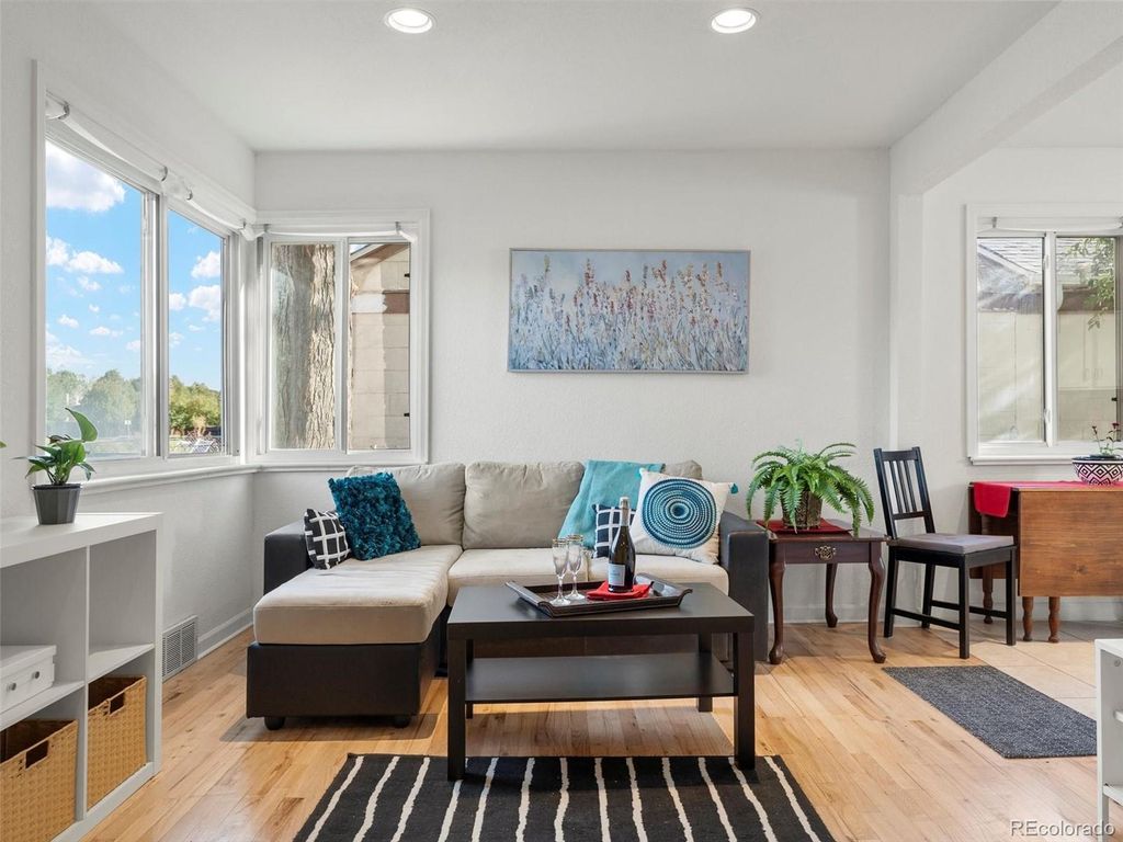 Photo of 2865 Quebec Street, Denver, CO 80207 (MLS # 6190543)