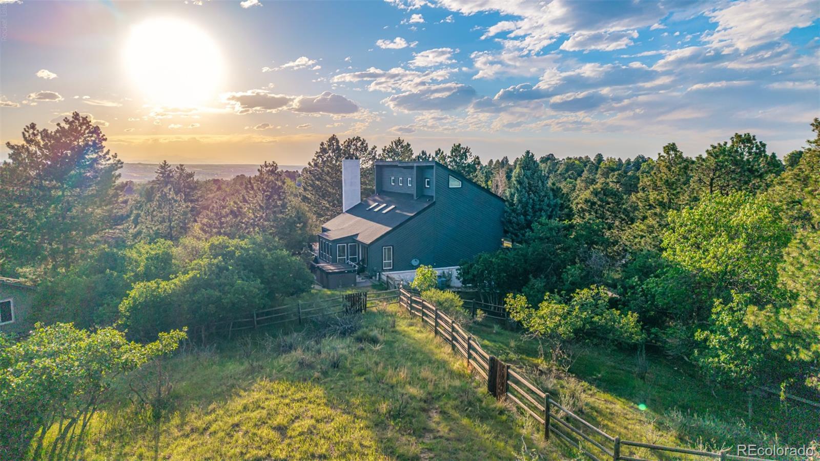 8286 Lightening View Drive