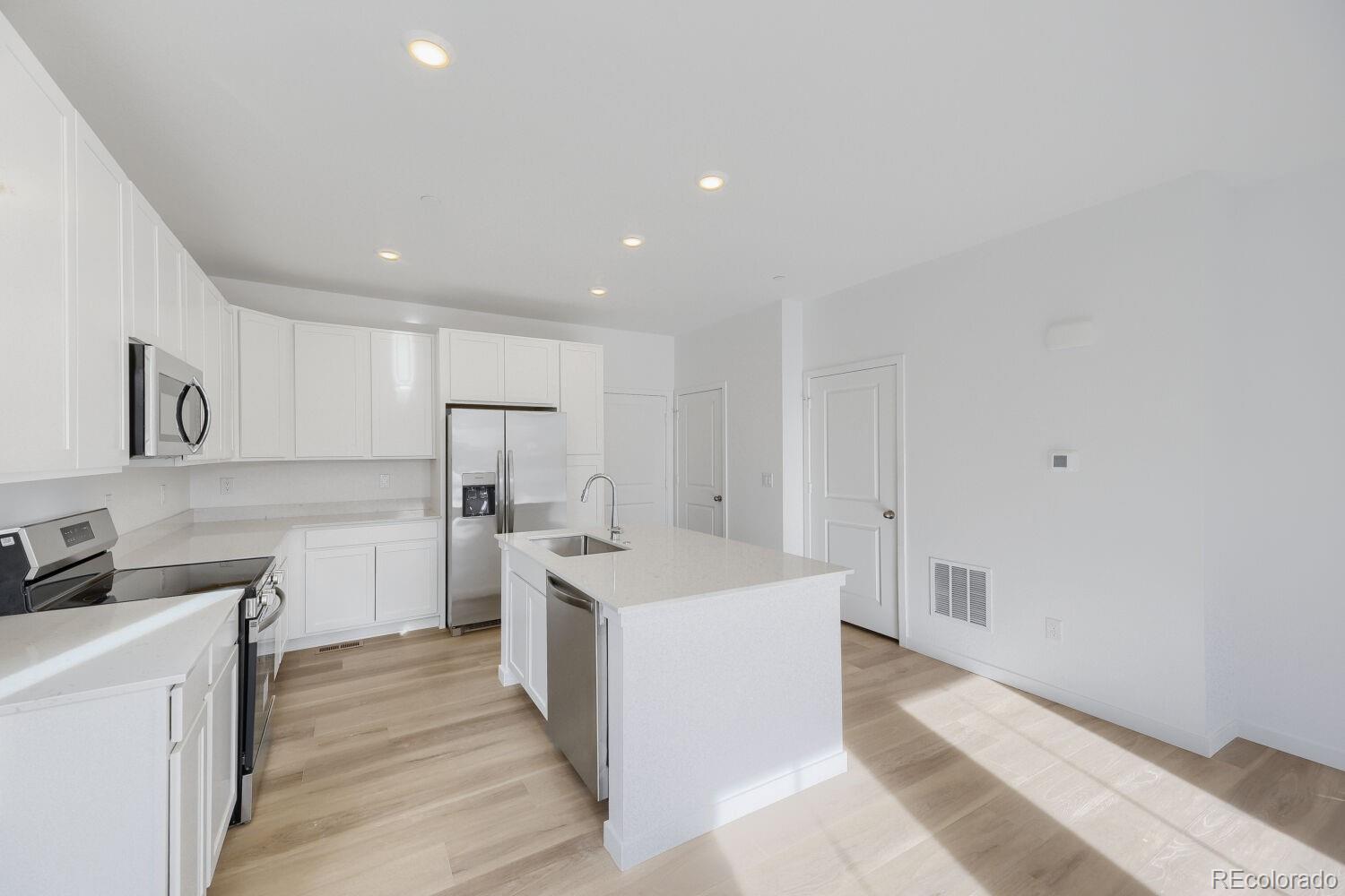 7644 S Cherokee Circle W