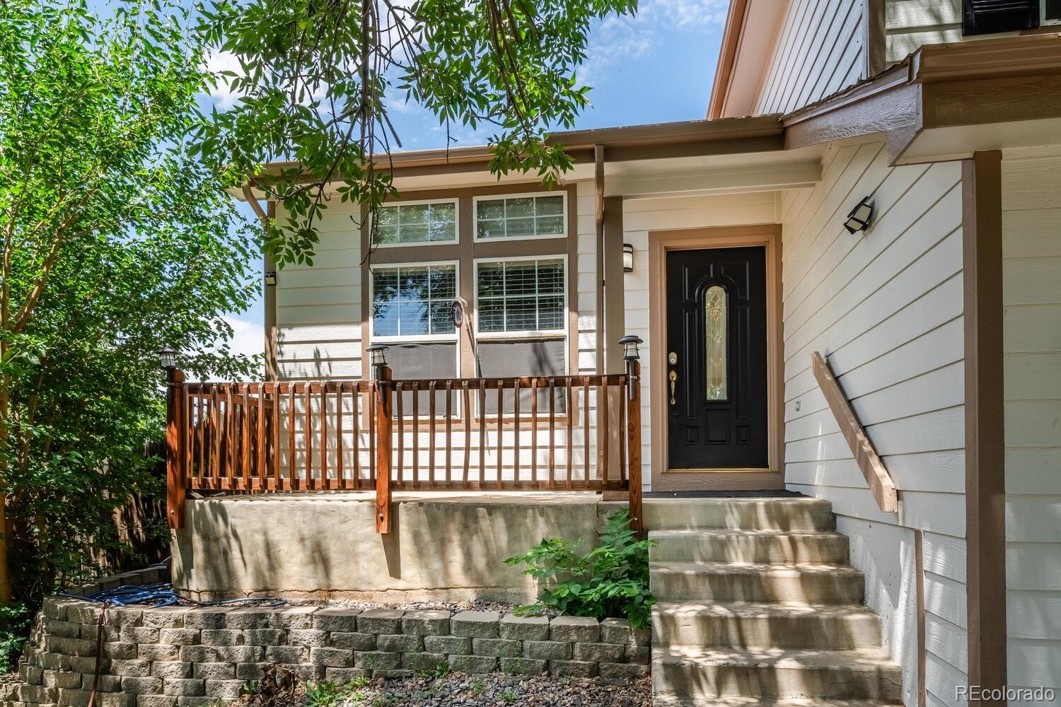 389 N 18th Court