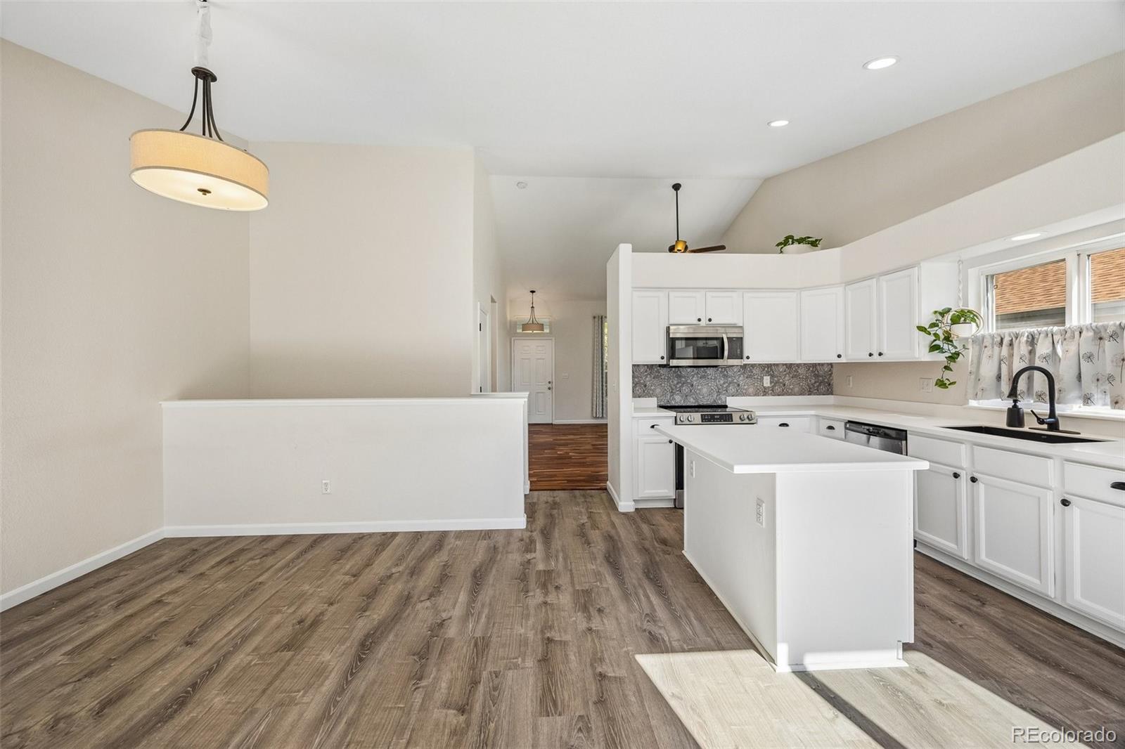 4862 W 112th Place