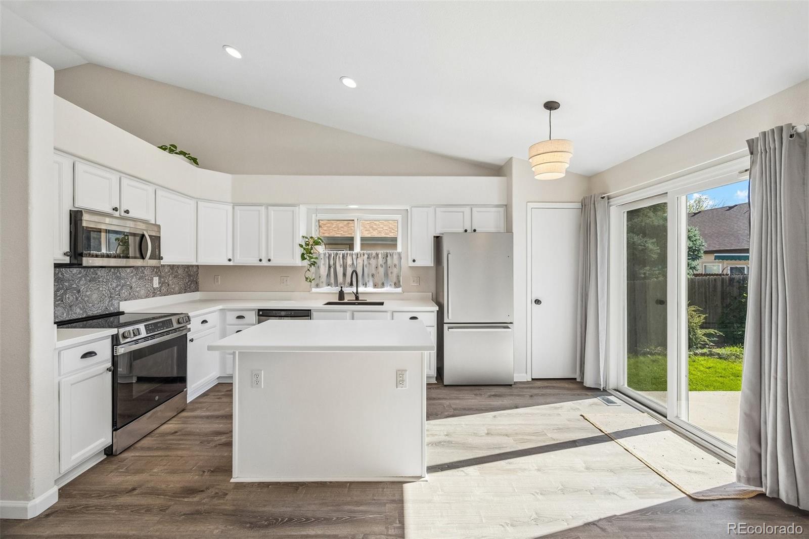4862 W 112th Place