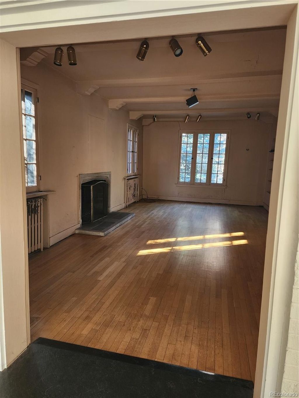 Photo of 5220 E 17th Avenue Parkway, Denver, CO 80220 (MLS # 2216509)