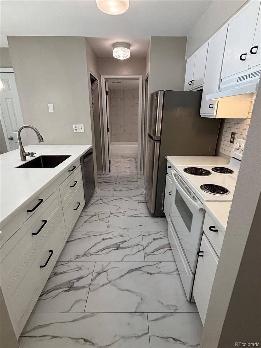 2575 S Syracuse Way J102