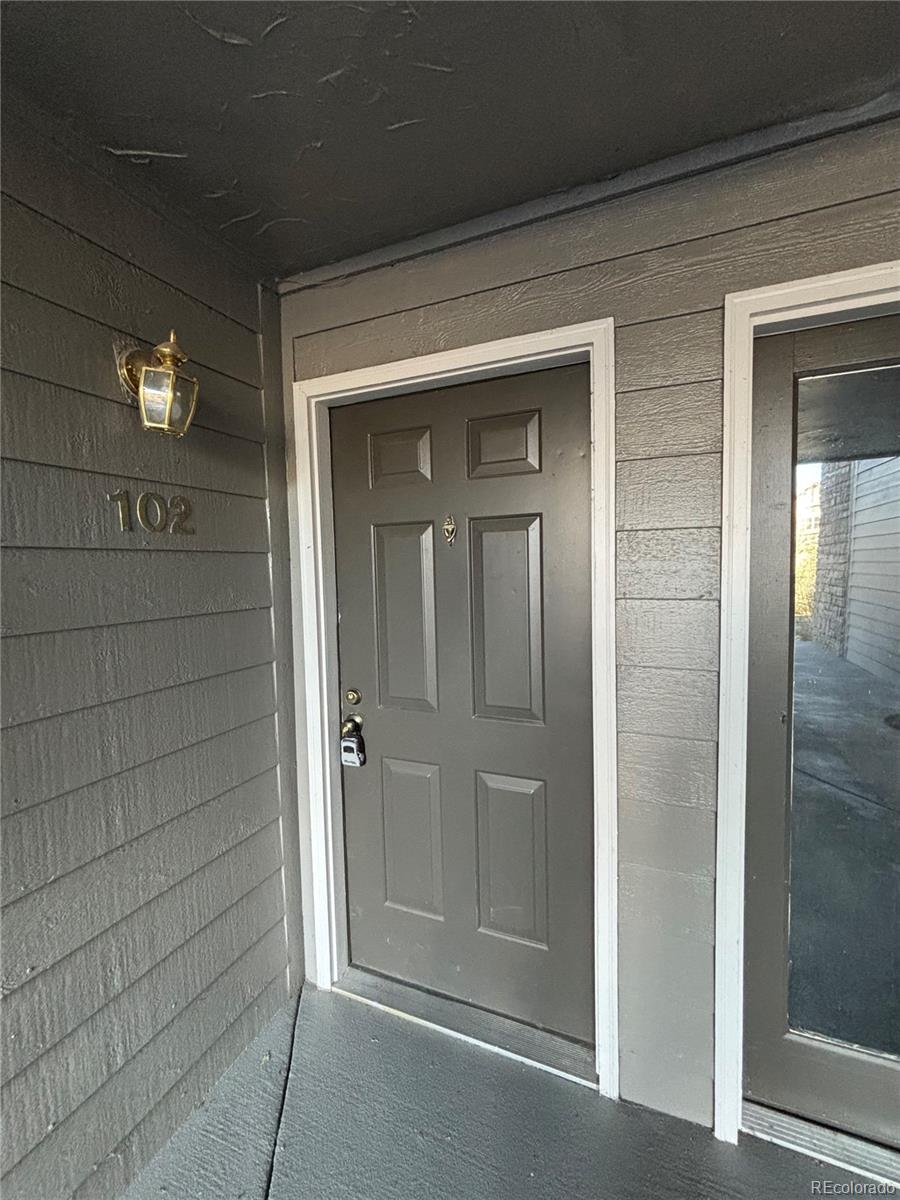 2575 S Syracuse Way J102