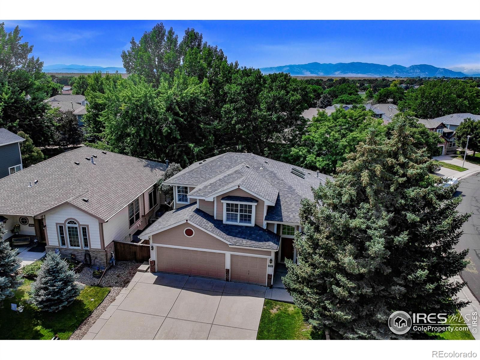 9702 Carr Circle