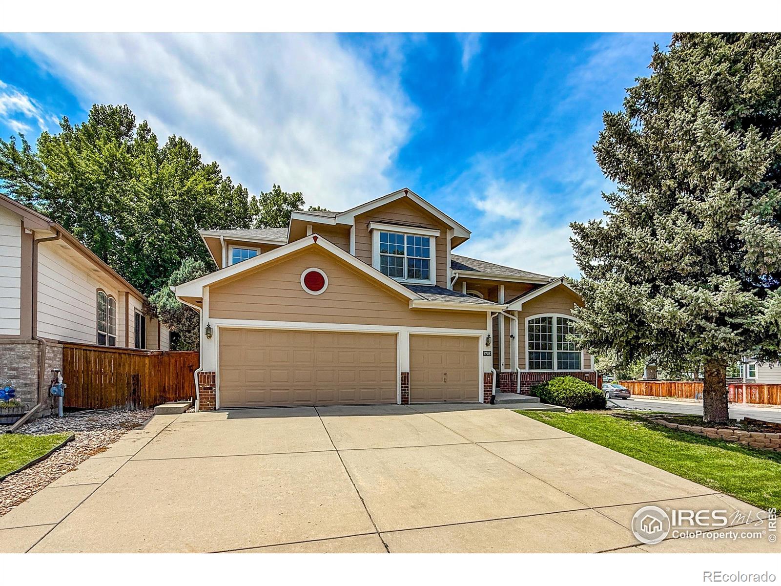 9702 Carr Circle