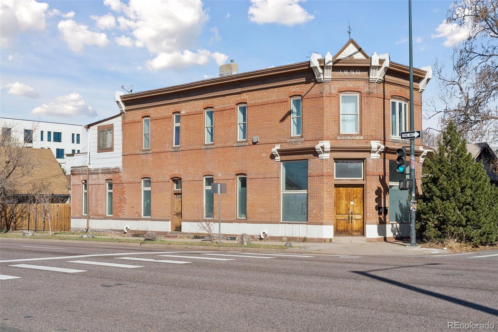 701 W 6th Avenue