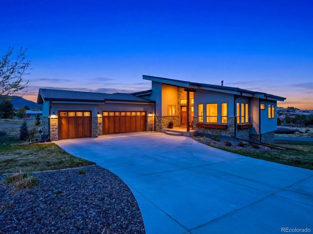 Photo of 10929 Elk Horn Run, Littleton, CO 80125 (MLS # 7740105)