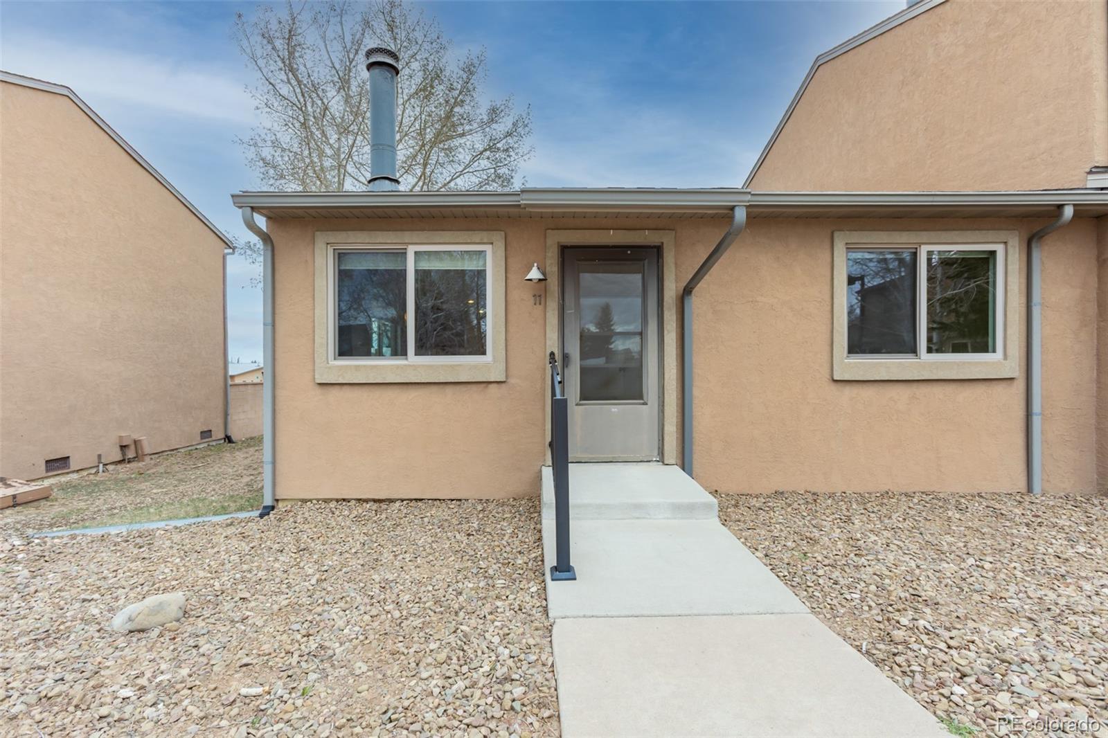 End unit townhouse