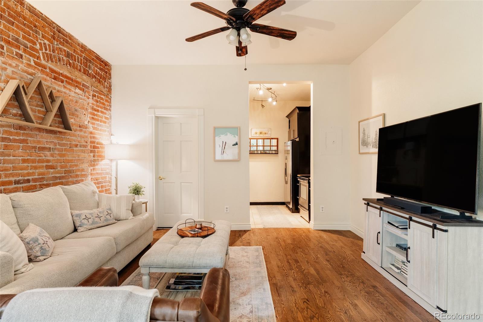 3249 W Fairview Place 111