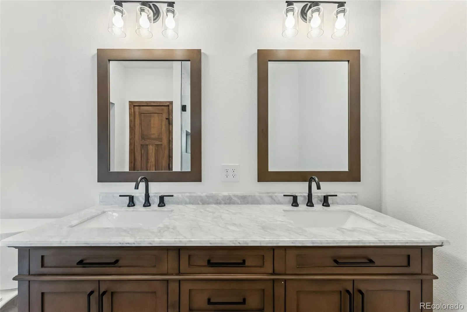 Breckenridge, Colorado 80424, United States, 4 Bedrooms Bedrooms, ,5 BathroomsBathrooms,Residential,Active,179767