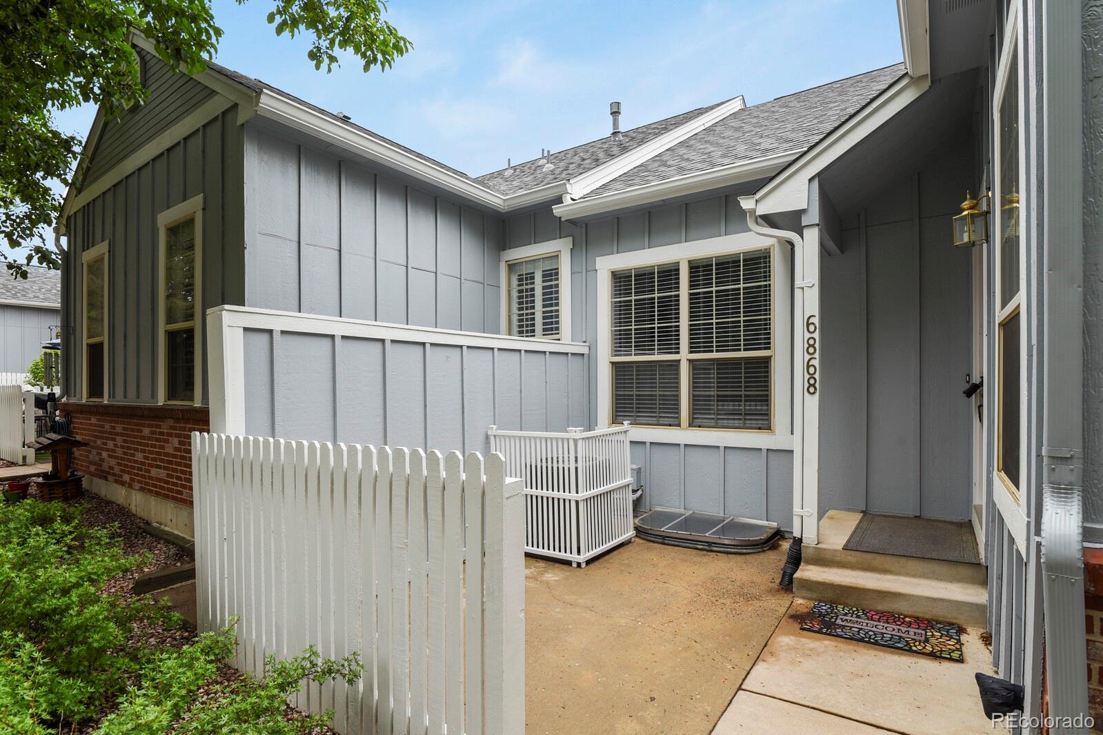 6868 LOS REYES Circle