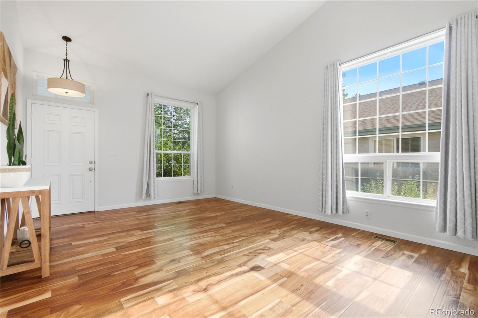 4862 W 112th Place