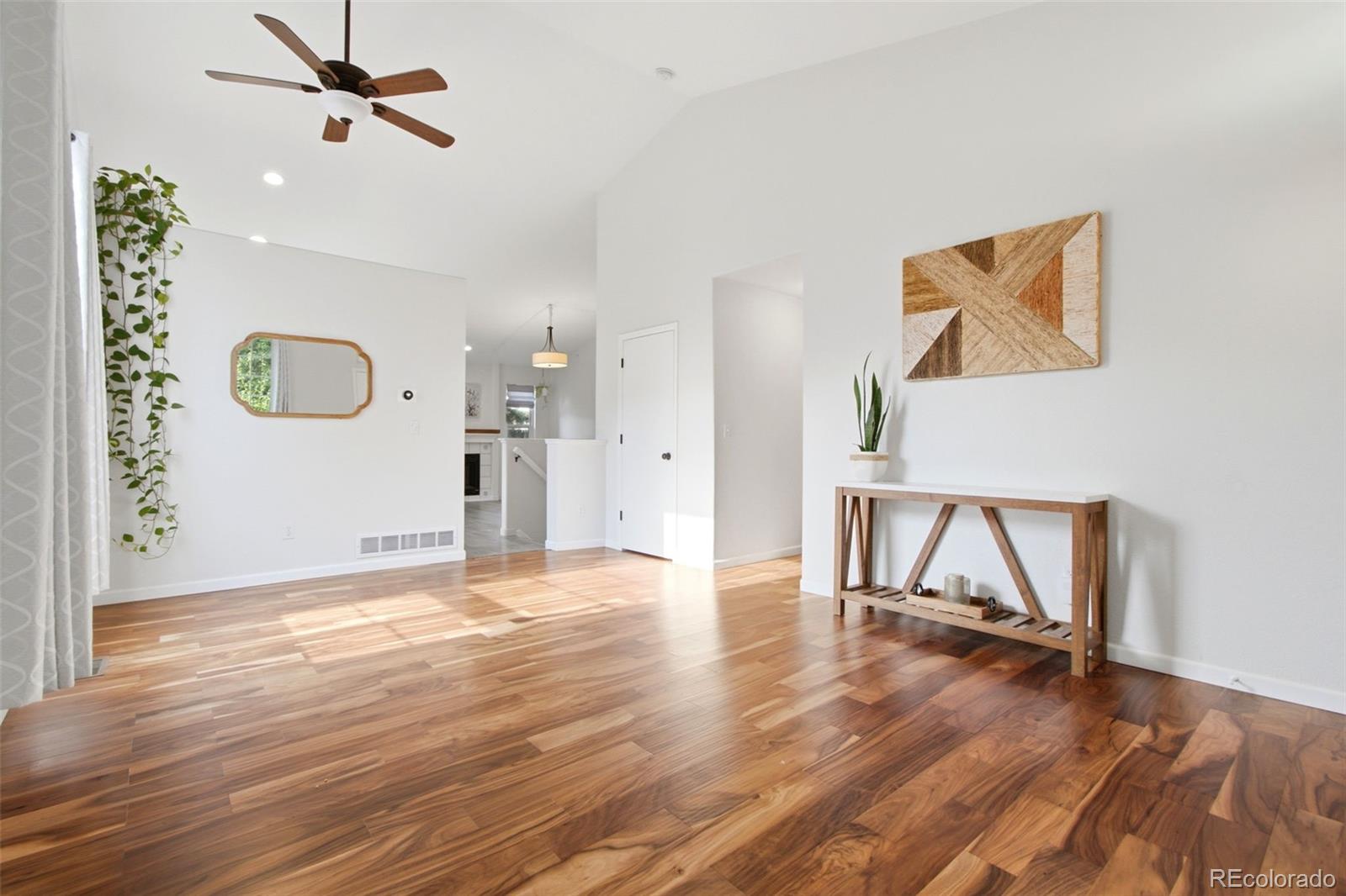4862 W 112th Place