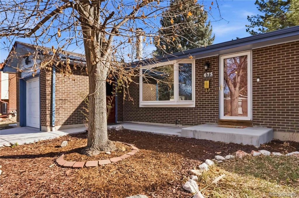 Photo of 675 W Fremont Drive, Littleton, CO 80120 (MLS # 4658821)