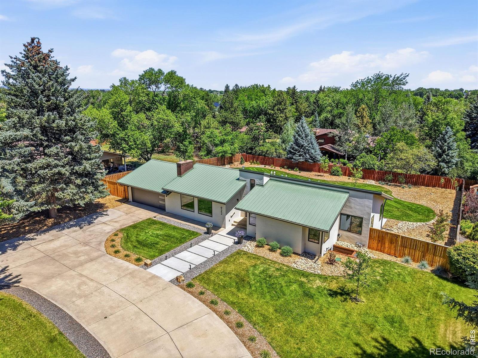 922 Club View Road