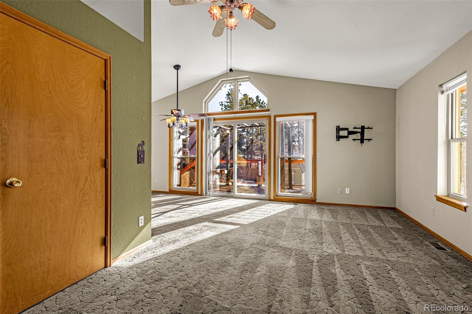 315 E Gunnison Avenue