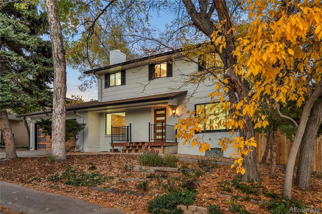Photo of 884 S Lewis Street, Lakewood, CO 80226 (MLS # 7695404)