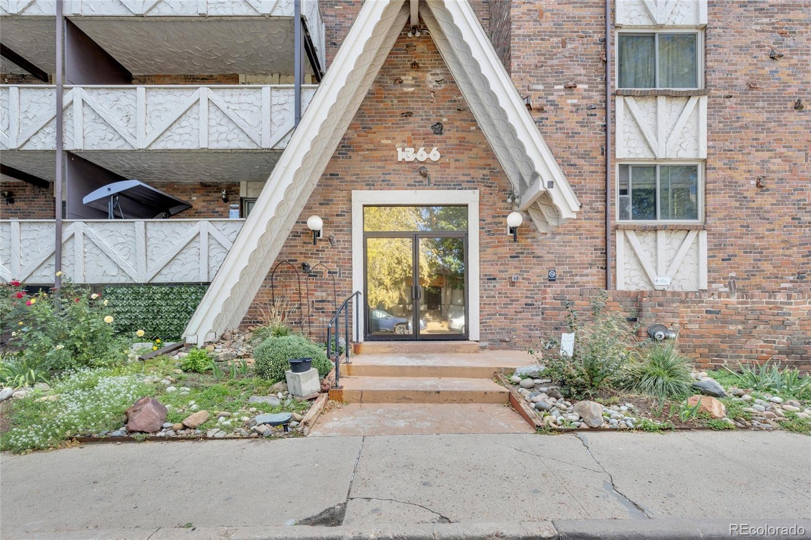 1366 Garfield Street 505