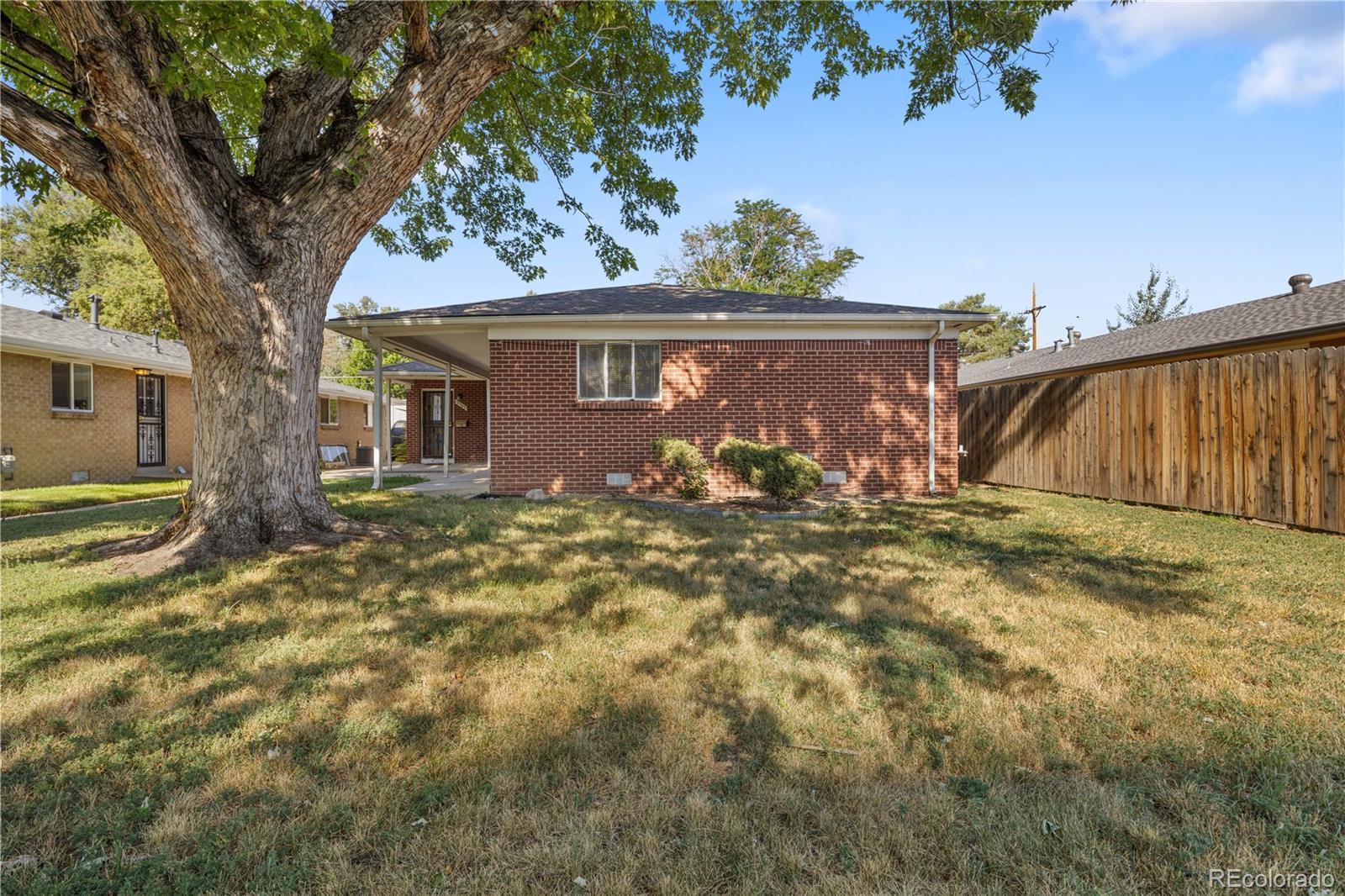 3385 Poplar Street