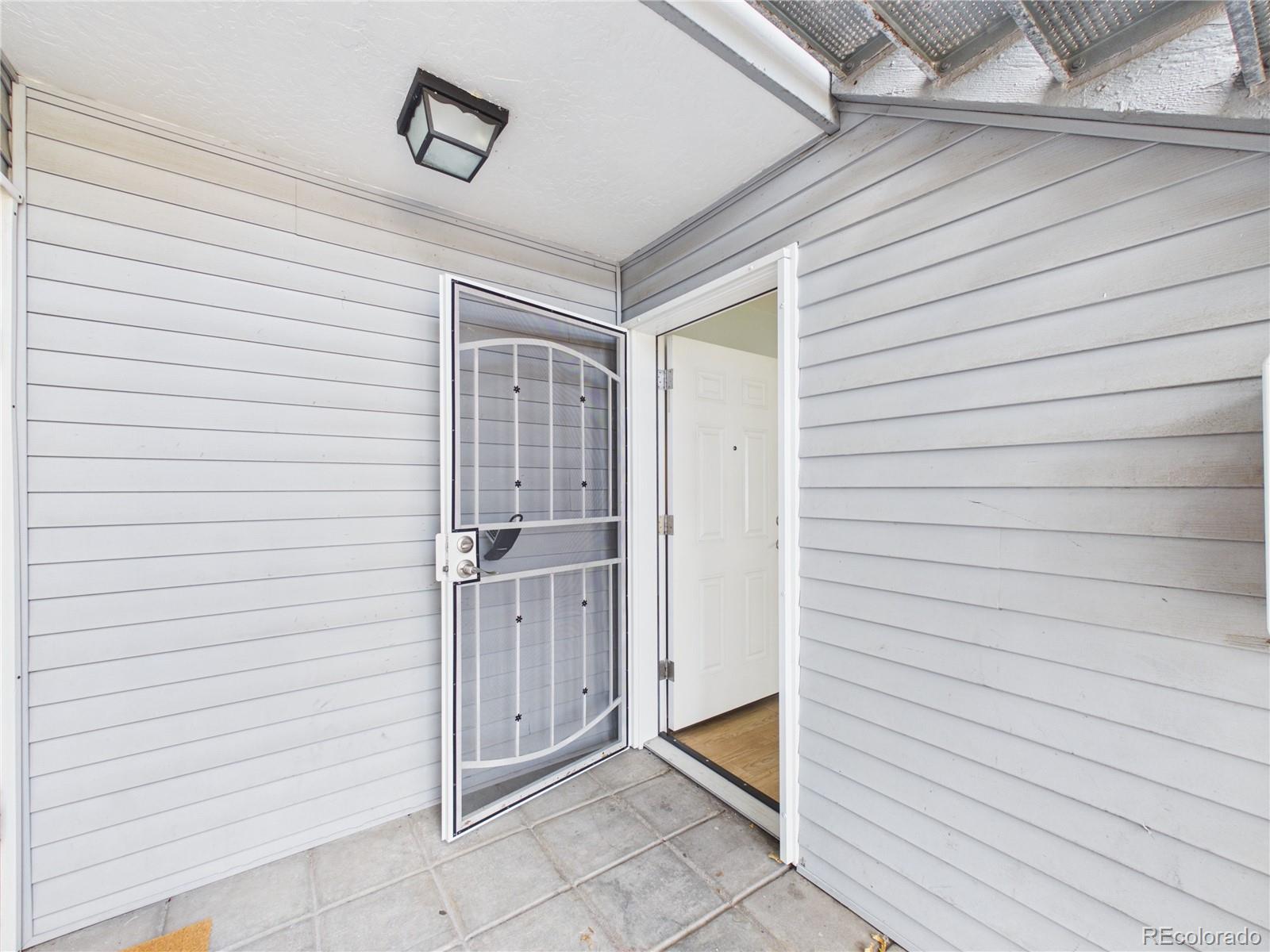 1926 S Vaughn Way 104