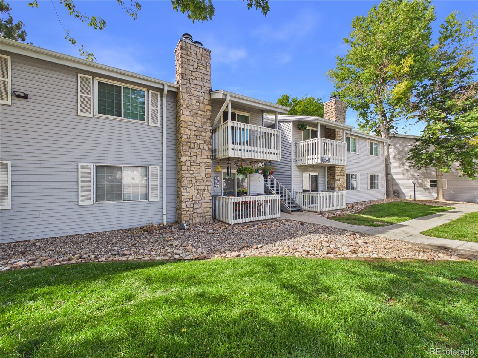 1926 S Vaughn Way 104