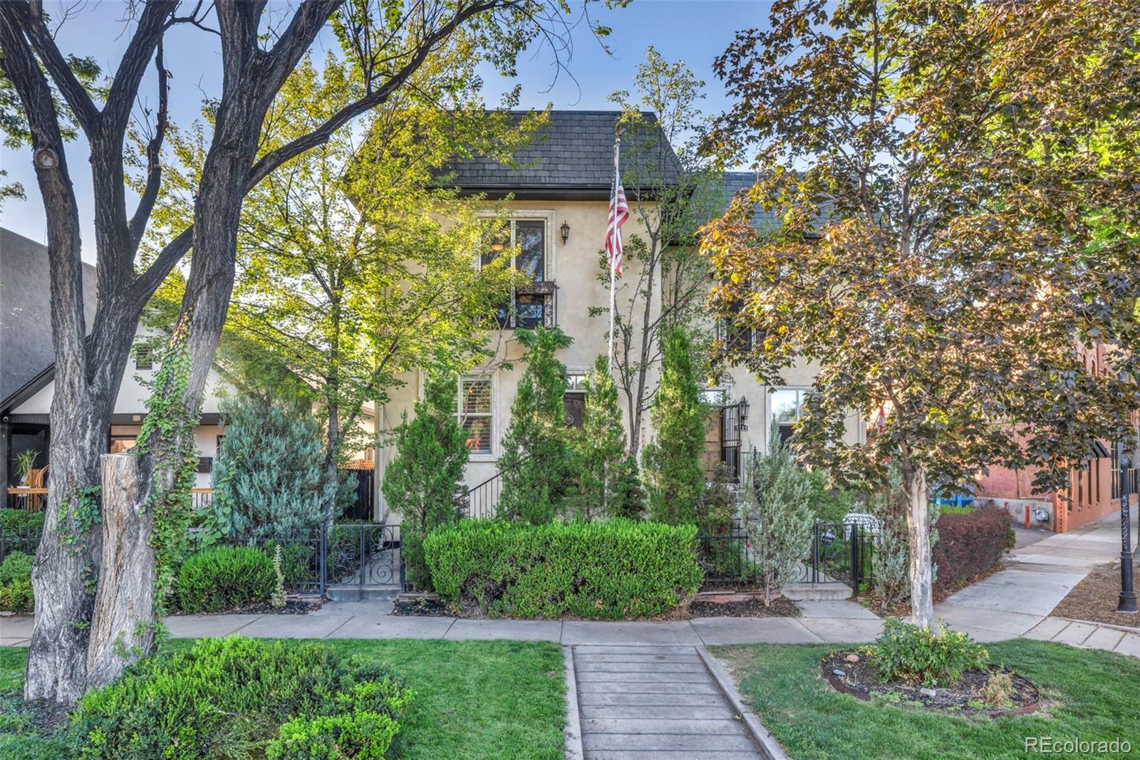 2527 Tremont Place