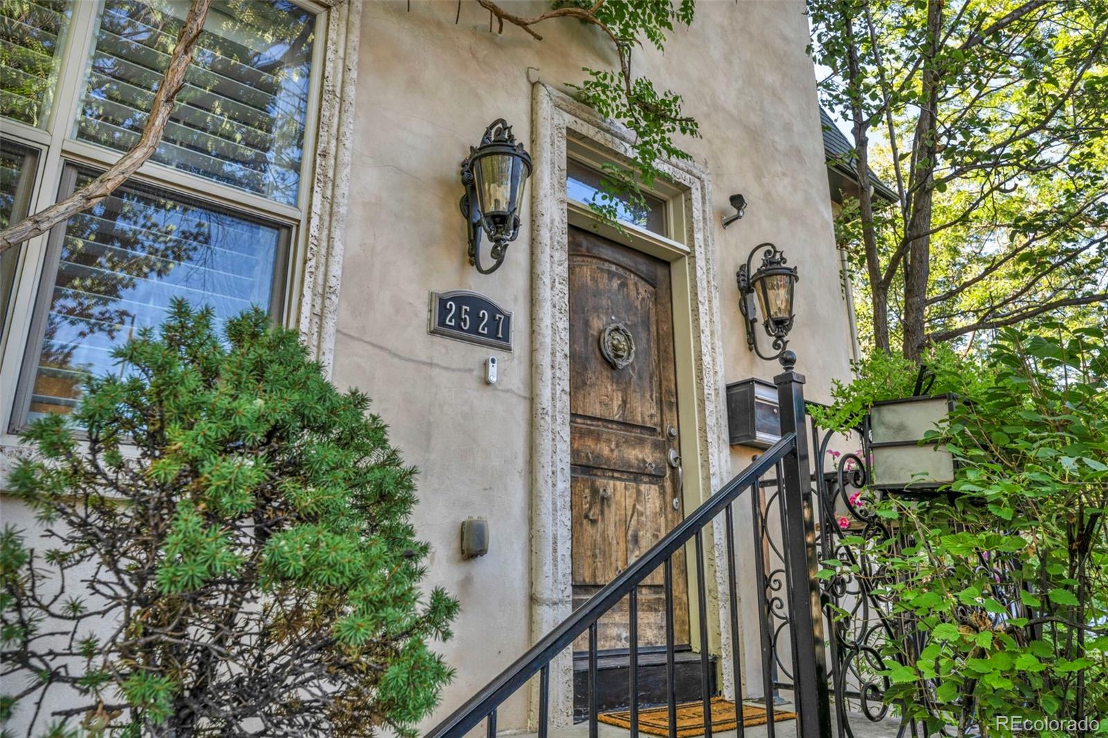 2527 Tremont Place
