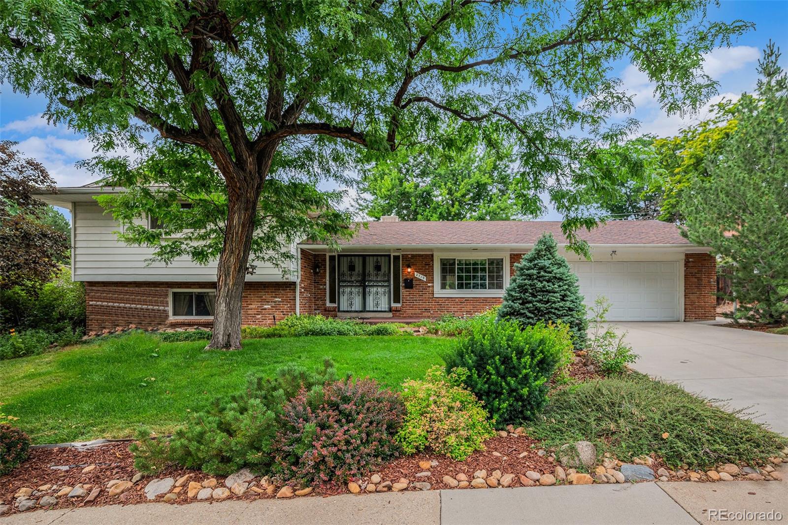 2719 S Eaton Way