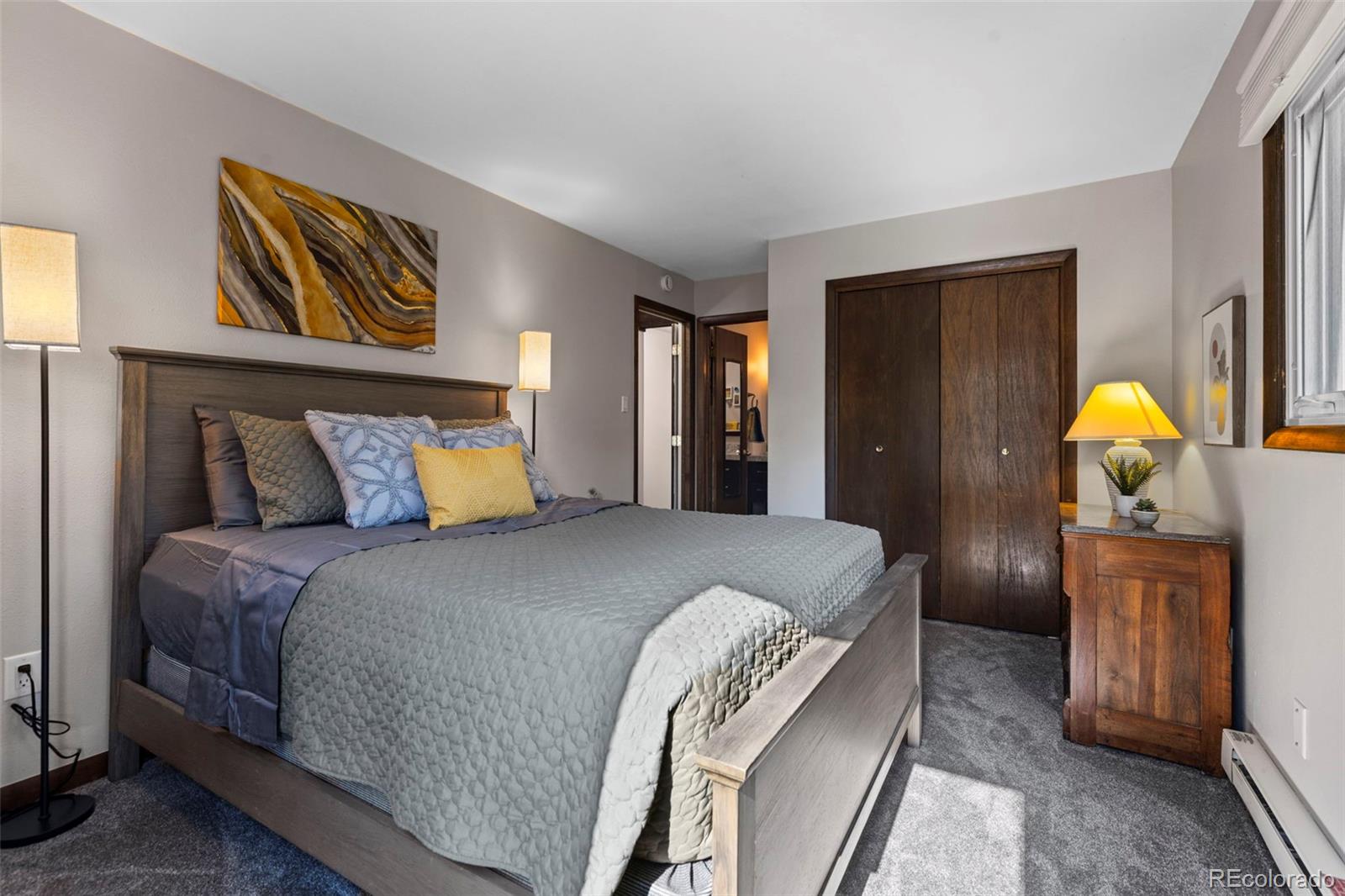 100 N Gold Flake Terrace A