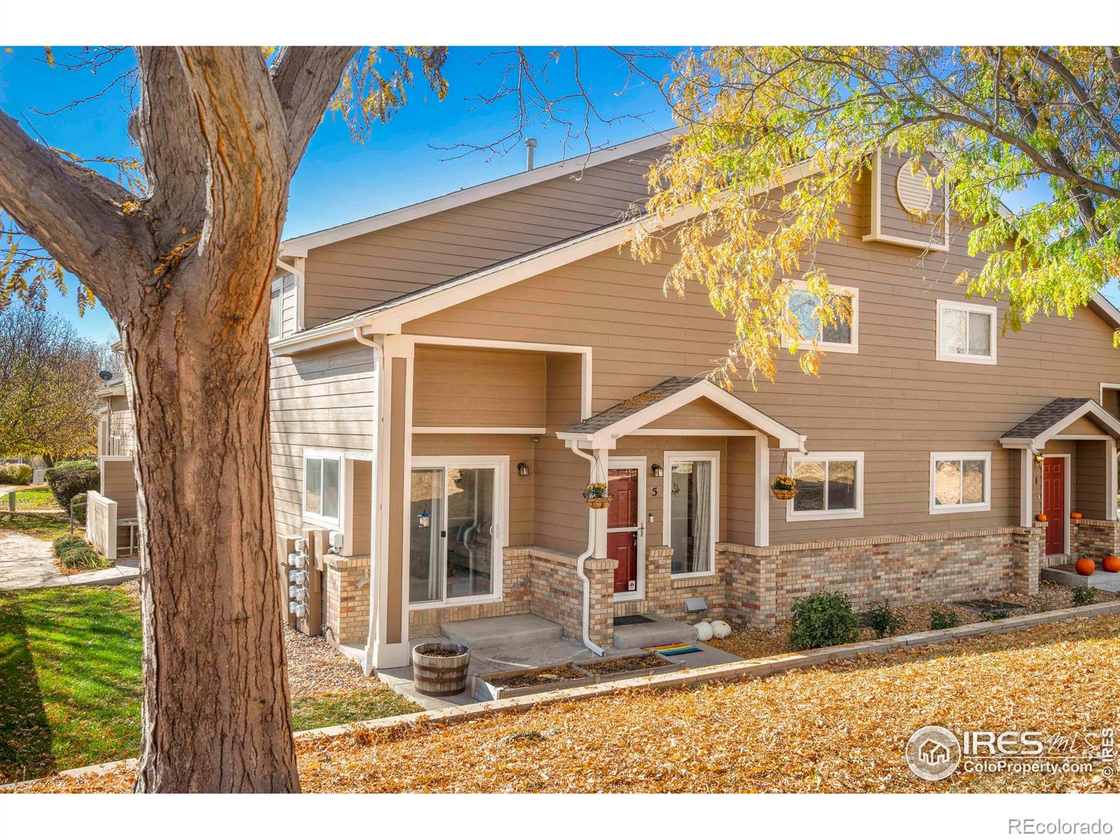 1601 Great Western Drive 5