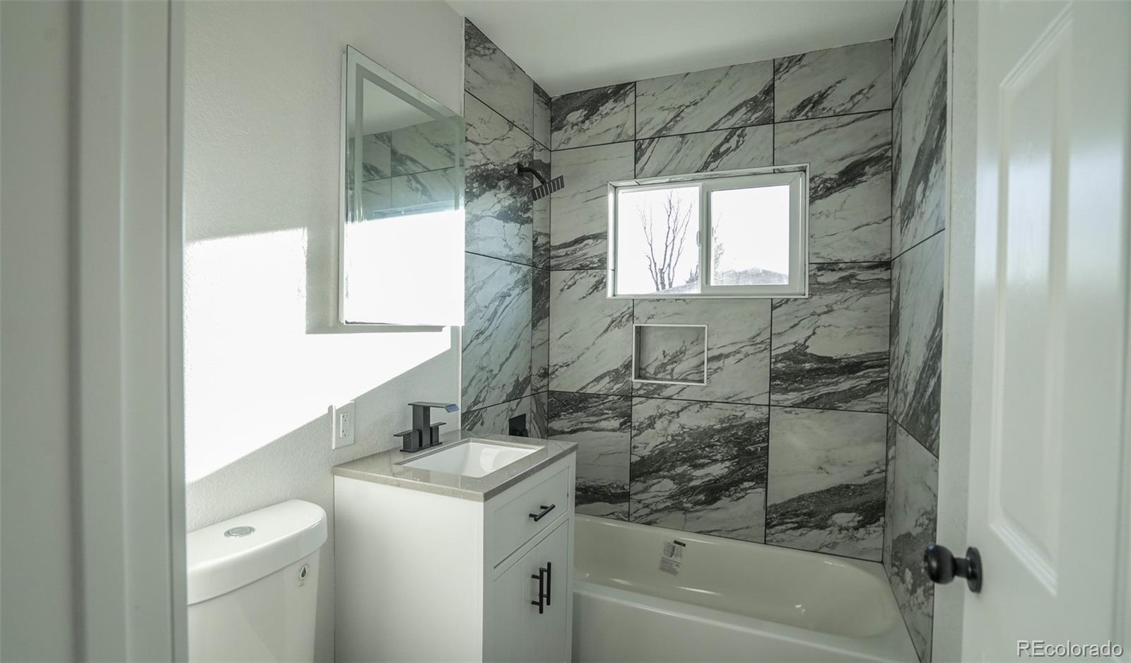 4082 W Eastman Avenue