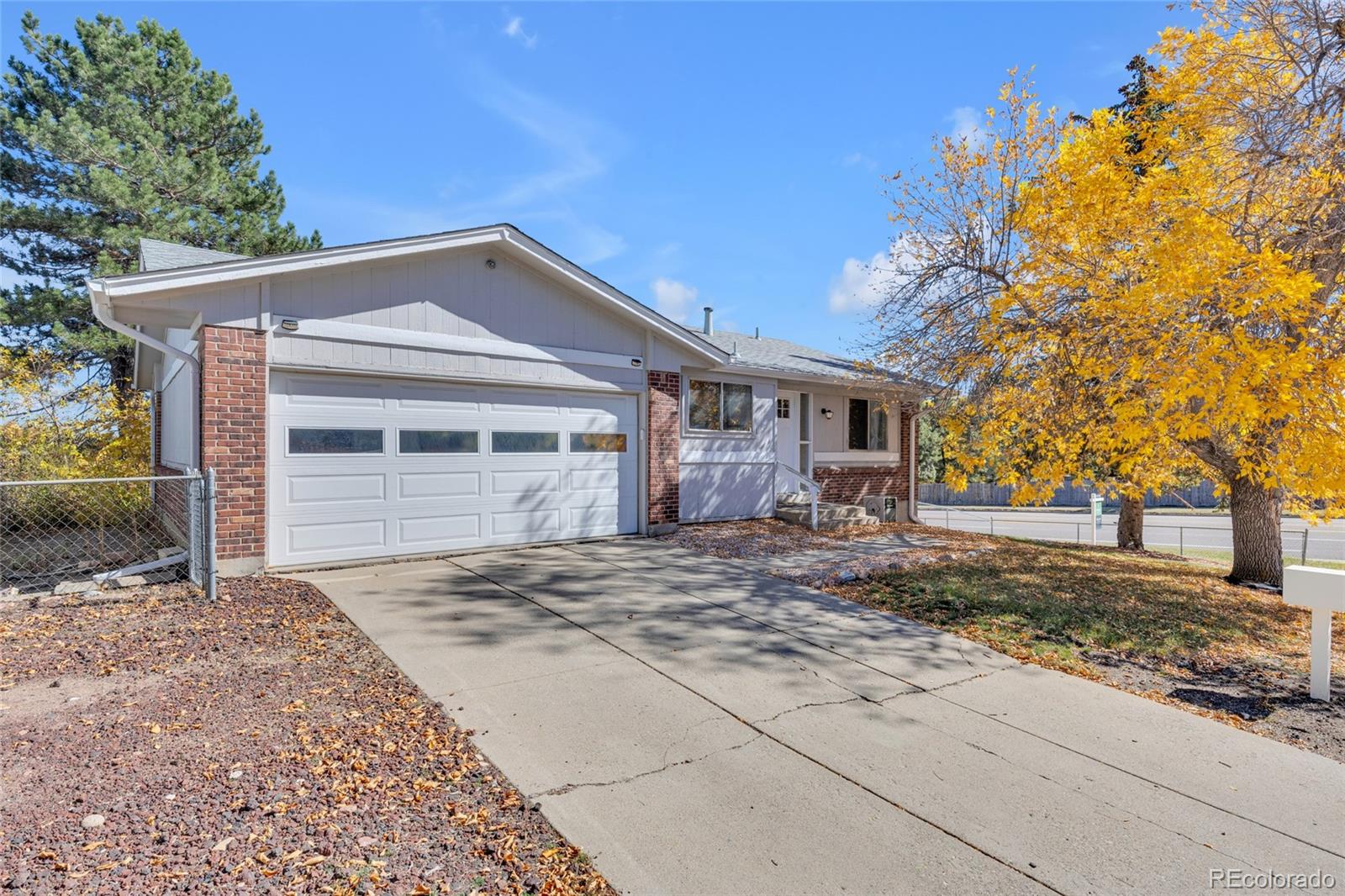 12711 W Jewell Circle