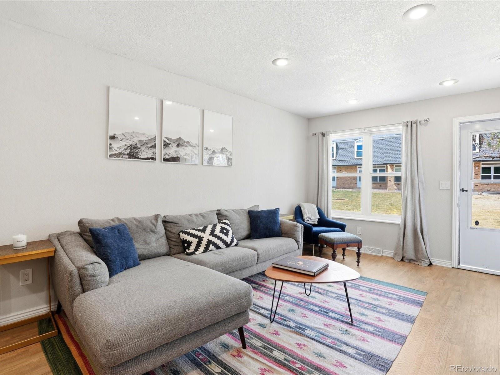 1527 S Owens Street 12