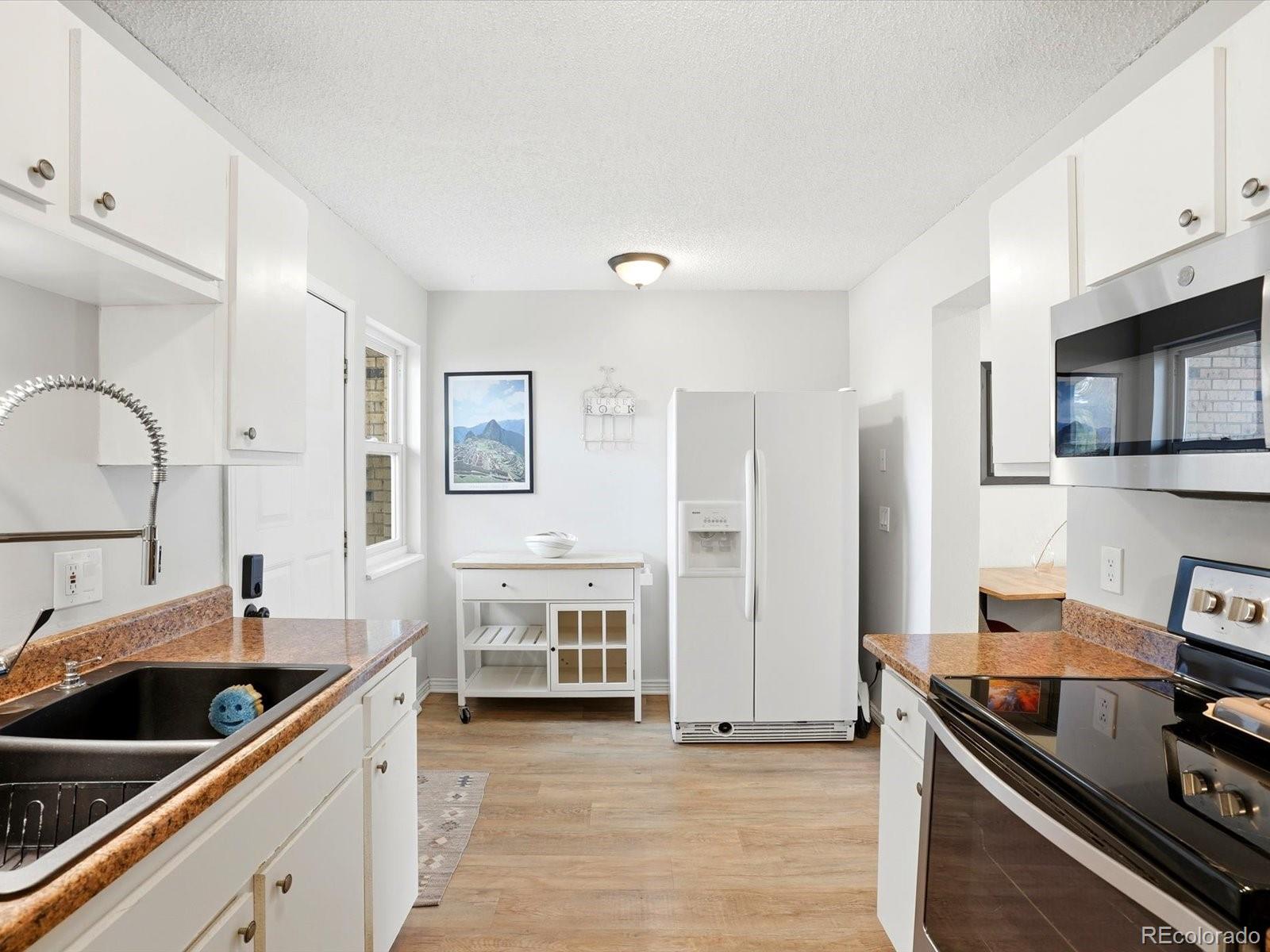 1527 S Owens Street 12