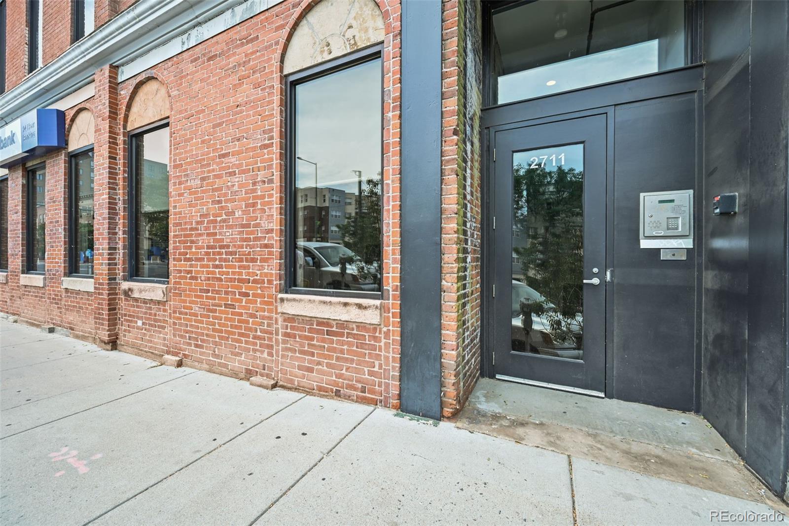 2711 Welton Street 201