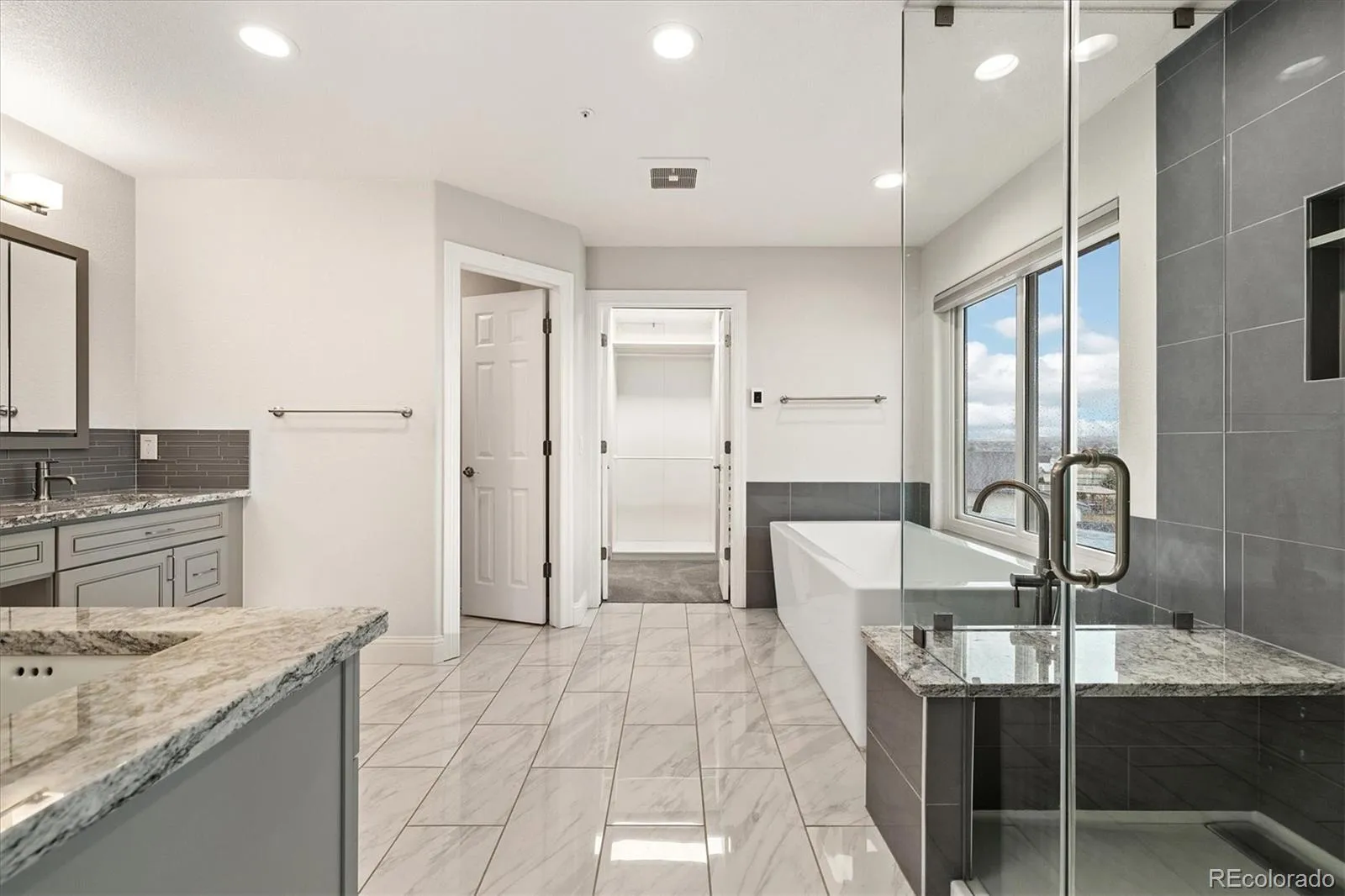 Brighton, Colorado 80602, United States, 5 Bedrooms Bedrooms, ,4 BathroomsBathrooms,Residential,Active,179109