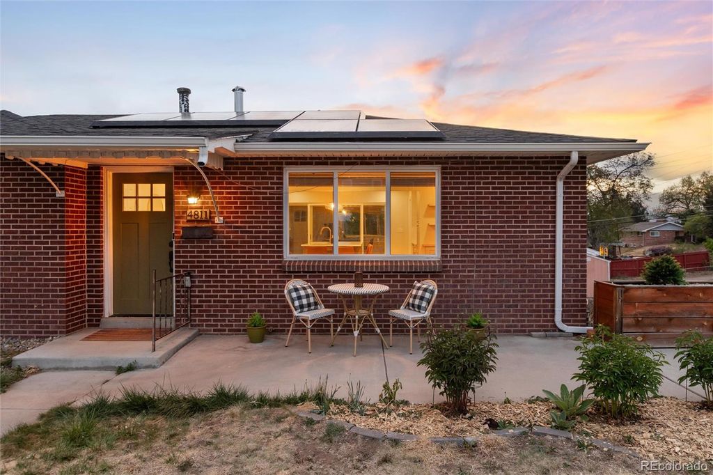 Photo of 4811 S Kalamath Street, Englewood, CO 80110 (MLS # 4606508)