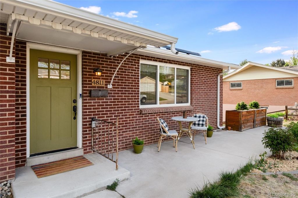 Photo of 4811 S Kalamath Street, Englewood, CO 80110 (MLS # 4606508)